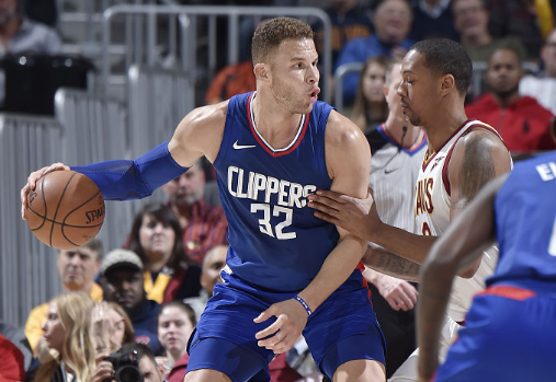 阿扎伦卡遭遇七连败，DWG教练面临压力！的简单介绍